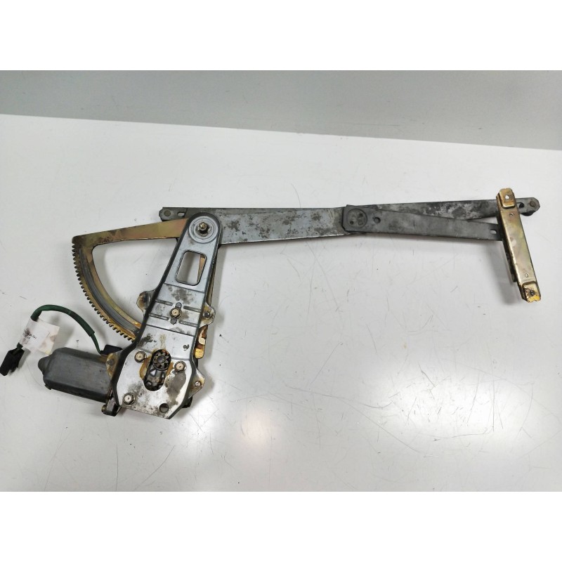 Recambio de elevalunas delantero izquierdo para ford sierra turnier 2.0 cat referencia OEM IAM 83BB14A389AD 680167882000 3P