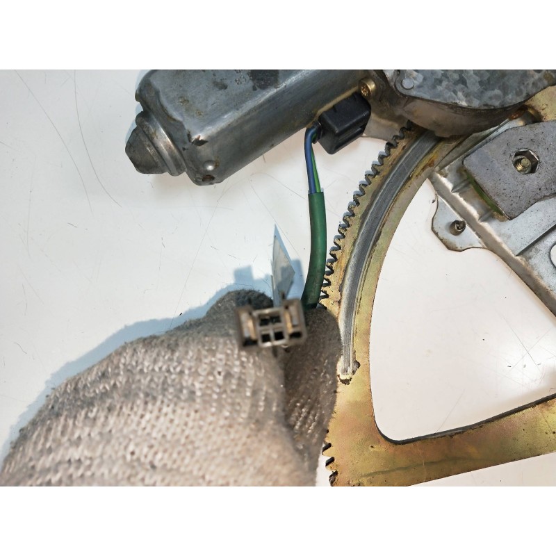 Recambio de elevalunas delantero izquierdo para ford sierra turnier 2.0 cat referencia OEM IAM 83BB14A389AD 680167882000 3P