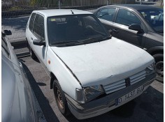 peugeot 205 berlina del año 1996