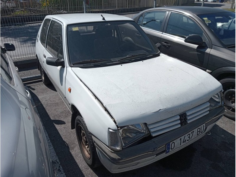 peugeot 205 berlina del año 1996