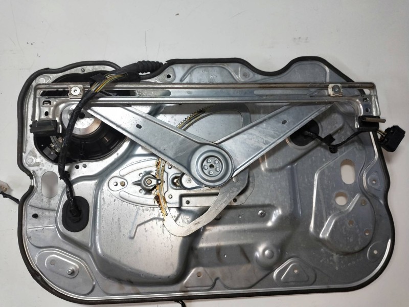 Recambio de elevalunas delantero derecho para ford focus lim. (cb4) referencia OEM IAM 4M5T14553 995209101 5P