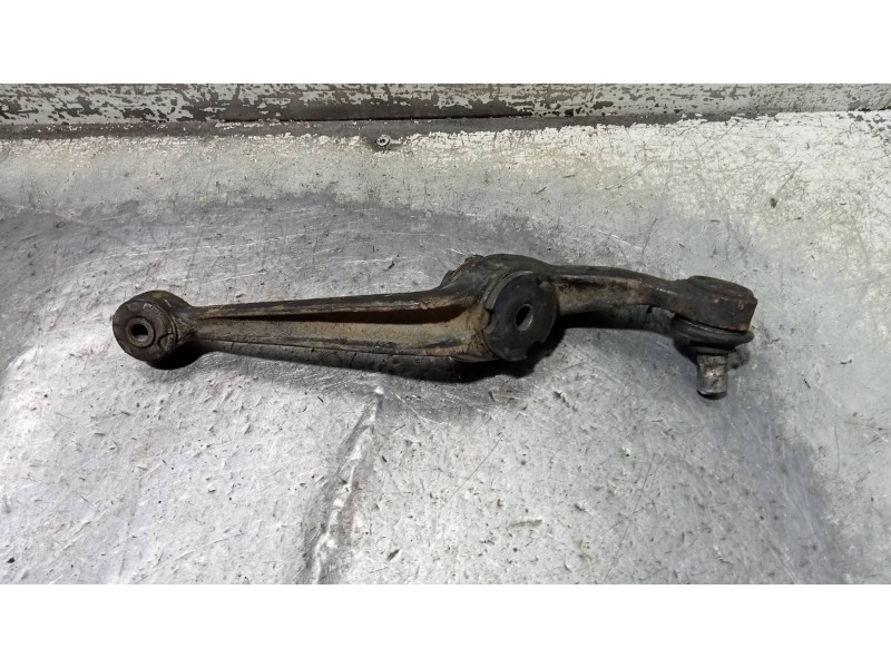 Recambio de brazo suspension inferior delantero derecho para peugeot 309 graffic referencia OEM IAM   