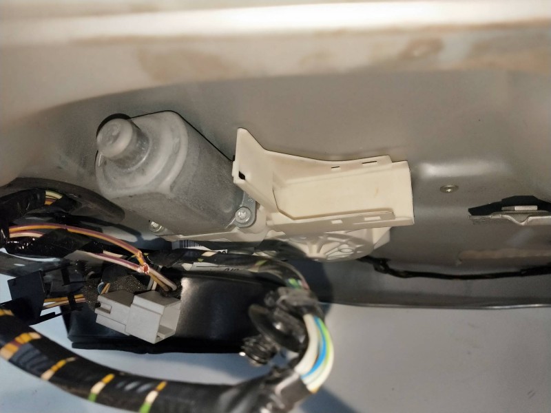 Recambio de elevalunas delantero derecho para ford focus lim. (cb4) referencia OEM IAM 4M5T14553 995209101 5P