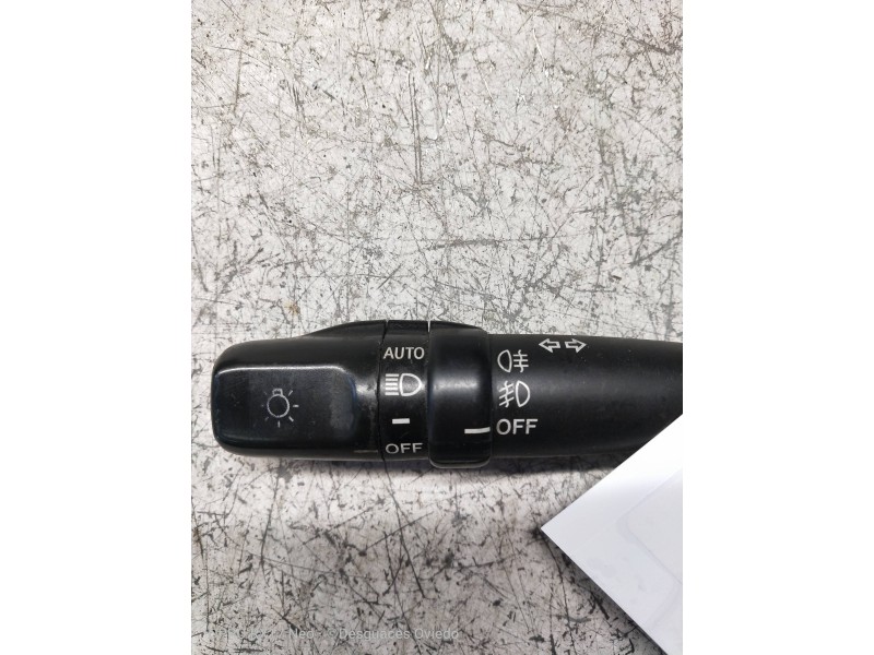 Recambio de mando luces para toyota avensis berlina (t25) 2.0 d4-d executive berlina (5-ptas.) referencia OEM IAM 173650B  