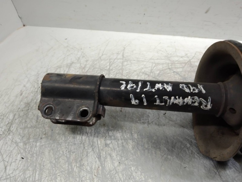 Recambio de amortiguador delantero izquierdo para renault 19 (b/c/l53) 1.9 dt referencia OEM IAM   