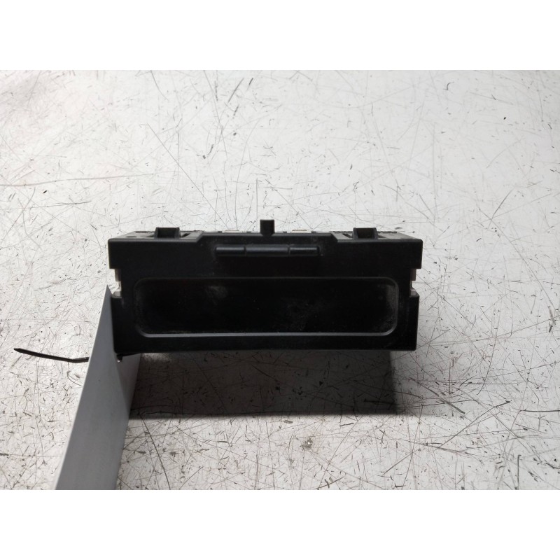 Recambio de pantalla multifuncion para nissan primastar (x..) kasten l1h1 2.7t referencia OEM IAM 820058488 281168891 