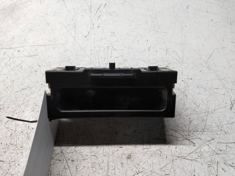 Recambio de pantalla multifuncion para nissan primastar (x..) kasten l1h1 2.7t referencia OEM IAM 820058488 281168891 