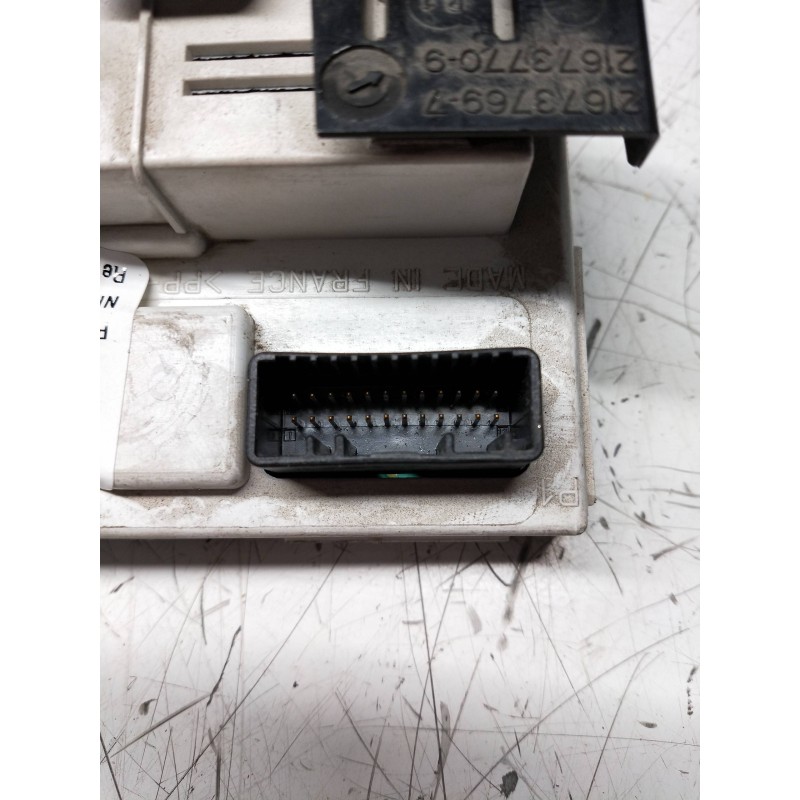 Recambio de pantalla multifuncion para nissan primastar (x..) kasten l1h1 2.7t referencia OEM IAM 820058488 281168891 