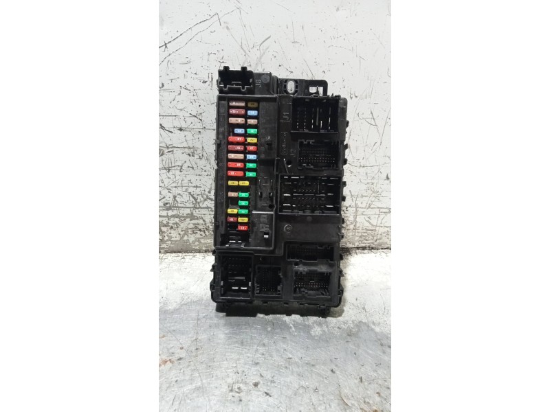 Recambio de caja reles / fusibles para ford s-max titanium 4x4 referencia OEM IAM HU5T15604 A2C758701030000 BFE