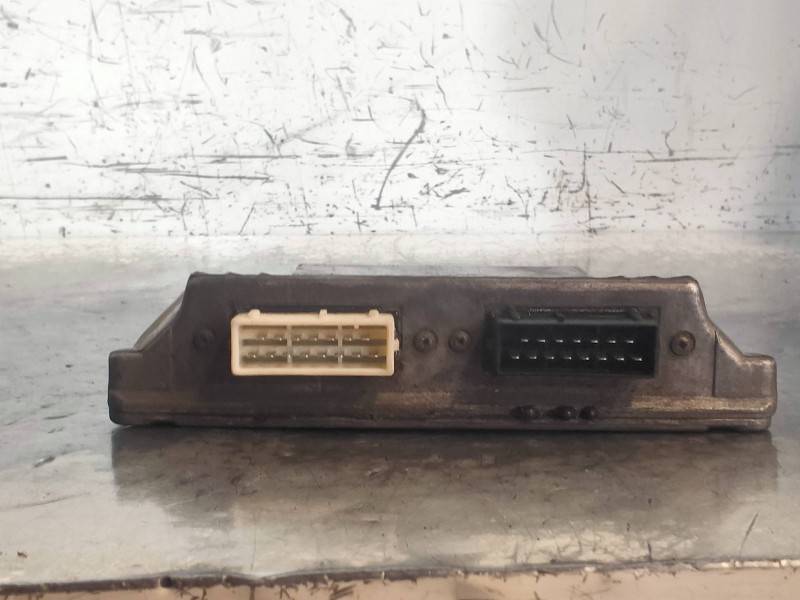 Recambio de centralita suspension para citroen xantia berlina 2.0 hdi referencia OEM IAM 73813002 9631808480 