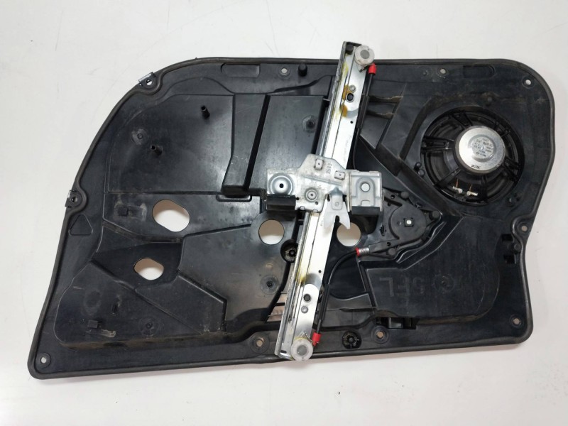 Recambio de elevalunas delantero izquierdo para ford fiesta (cb1) trend referencia OEM IAM 8A6114A389B  5P