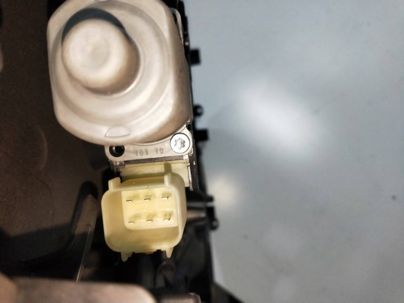 Recambio de elevalunas delantero izquierdo para ford fiesta (cb1) trend referencia OEM IAM 8A6114A389B  5P