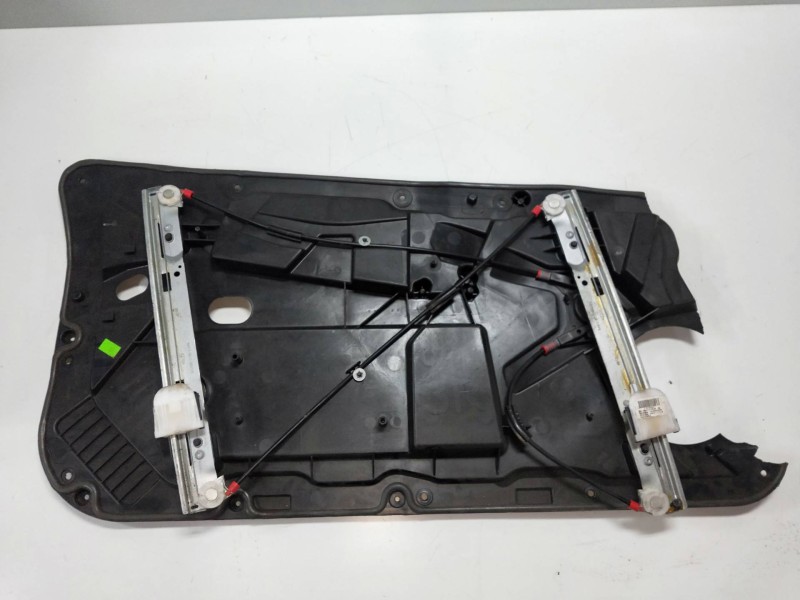 Recambio de elevalunas delantero derecho para ford fiesta (ccn) sync edition referencia OEM IAM 8A6114553B  3P