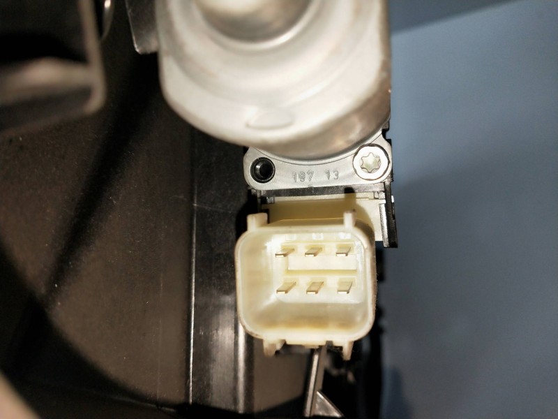 Recambio de elevalunas delantero izquierdo para ford fiesta (ccn) sync edition referencia OEM IAM 8A6114A389B  3P