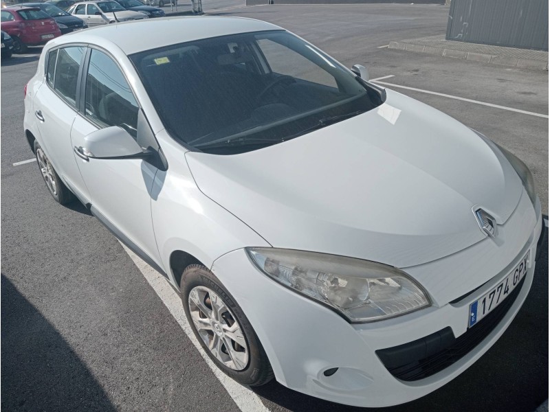 renault megane iii berlina 5 p del año 2009