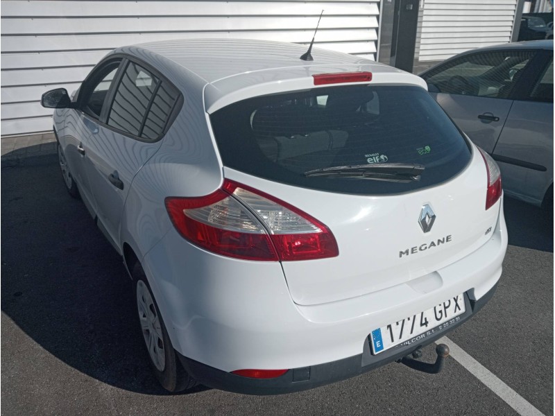 renault megane iii berlina 5 p del año 2009