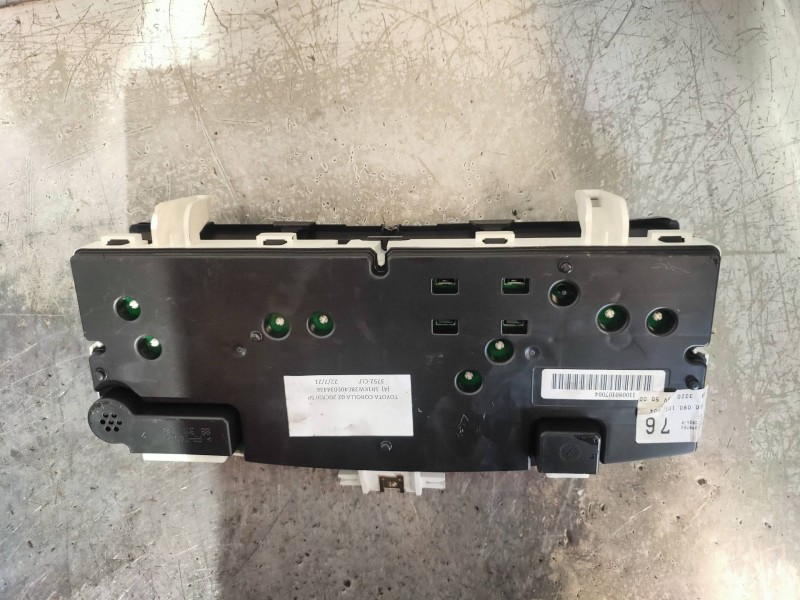 Recambio de cuadro instrumentos para toyota corolla (e12) 2.0 d-4d linea luna berlina referencia OEM IAM 8380002760  