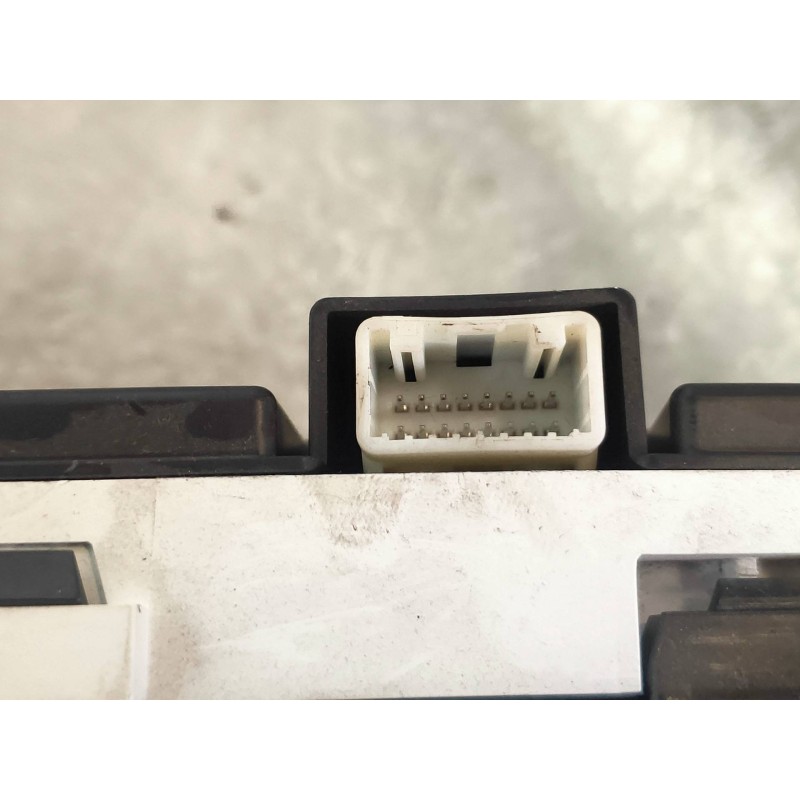 Recambio de cuadro instrumentos para toyota corolla (e12) 2.0 d-4d linea luna berlina referencia OEM IAM 8380002760  