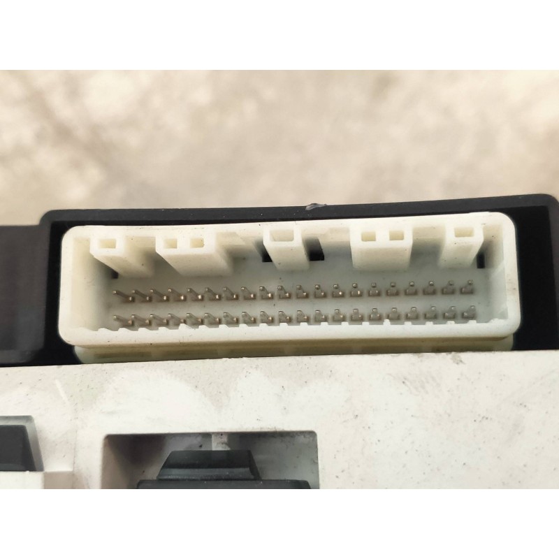 Recambio de cuadro instrumentos para toyota corolla (e12) 2.0 d-4d linea luna berlina referencia OEM IAM 8380002760  