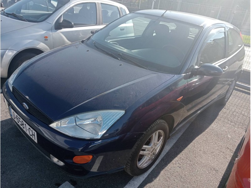 ford focus berlina (cak) del año 2000