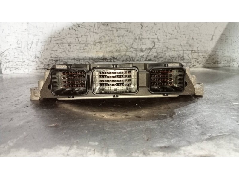 Recambio de centralita motor uce para peugeot 307 berlina (s2) d-sign referencia OEM IAM 0281011863  