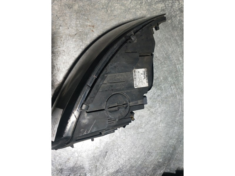Recambio de faro derecho para volvo v50 familiar 2.4 kinetic referencia OEM IAM 30763034RH 0301237202 