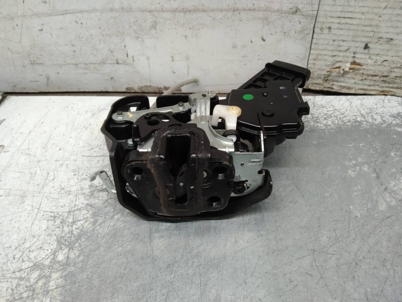 Recambio de motor cierre centralizado trasero izquierdo para kia carens (un) emotion referencia OEM IAM 814101D010  5P