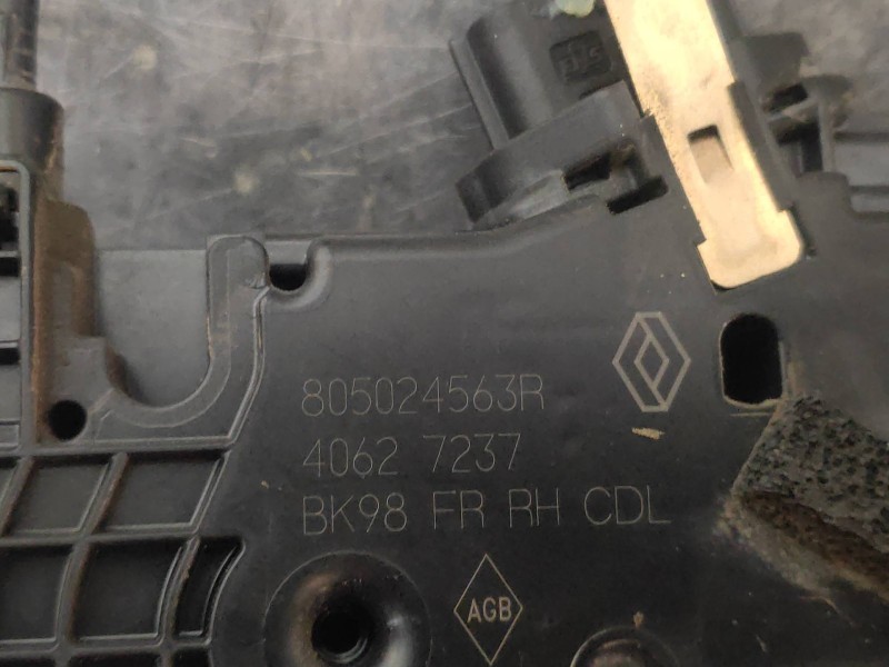 Recambio de motor cierre centralizado delantero derecho para renault clio iv limited referencia OEM IAM 805024563R 5P 