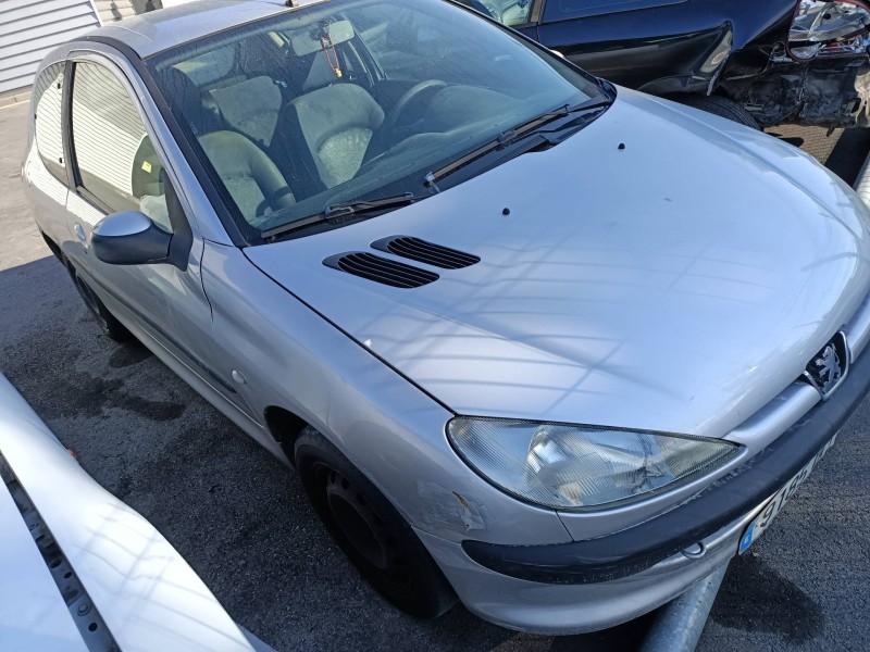 peugeot 206 berlina del año 2001