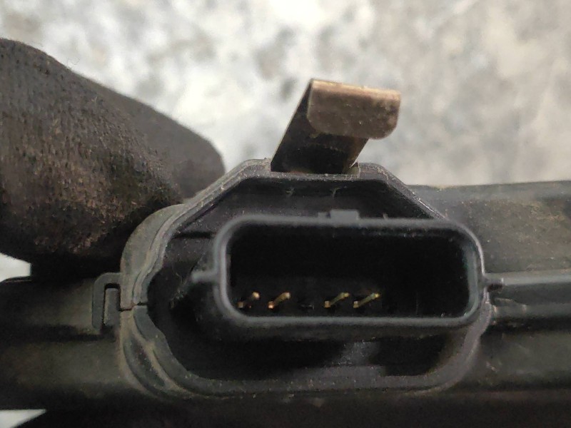 Recambio de motor cierre centralizado trasero derecho para renault clio iv limited referencia OEM IAM 825002104R  