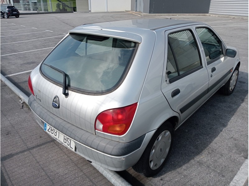 ford fiesta berlina (dx) del año 2002 ford fiesta berlina (dx) del año 2002