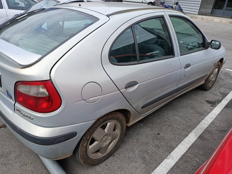 renault megane i fase 2 berlina (ba0) del año 2001