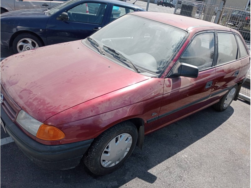 opel astra f berlina del año 1992