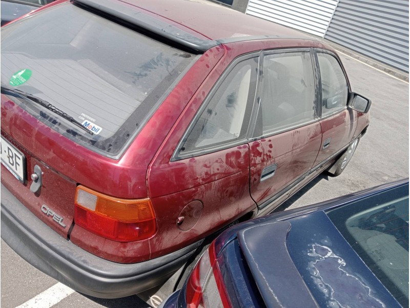 opel astra f berlina del año 1992