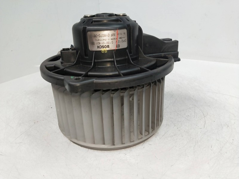 Recambio de motor calefaccion para toyota avensis berlina (t25) referencia OEM IAM MF0160700610 0130101601 