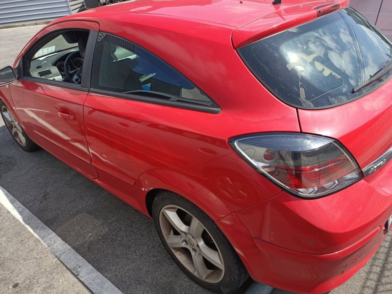 opel astra gtc del año 2005