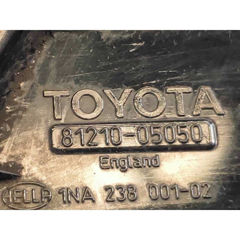 Recambio de faro antiniebla derecho para toyota avensis berlina (t 22) 1.6 tempus (4-ptas.) referencia OEM IAM 8121005050  