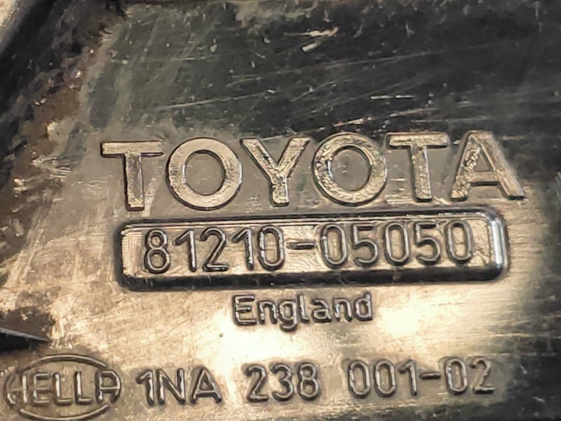 Recambio de faro antiniebla derecho para toyota avensis berlina (t 22) 1.6 tempus (4-ptas.) referencia OEM IAM 8121005050  