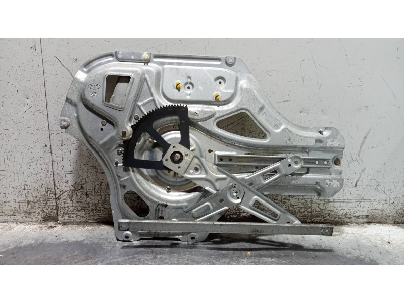 Recambio de elevalunas delantero izquierdo para kia opirus básico referencia OEM IAM 824703F010  