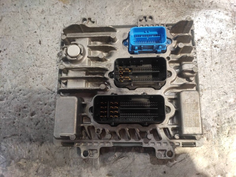 Recambio de centralita motor uce para opel corsa e color edition ecoflex referencia OEM IAM 55489277 395357783 