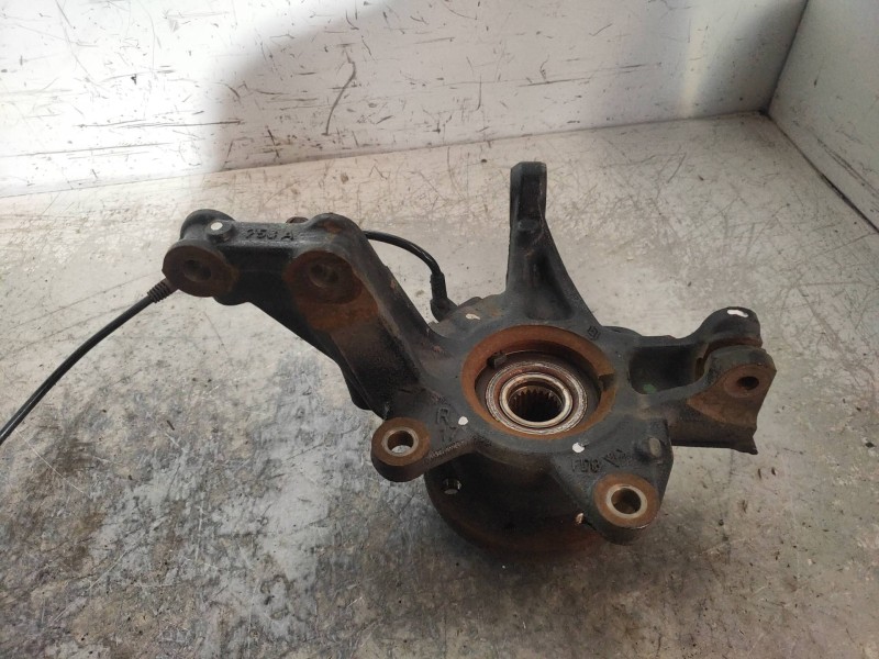 Recambio de mangueta delantera derecha para renault clio iv limited referencia OEM IAM   