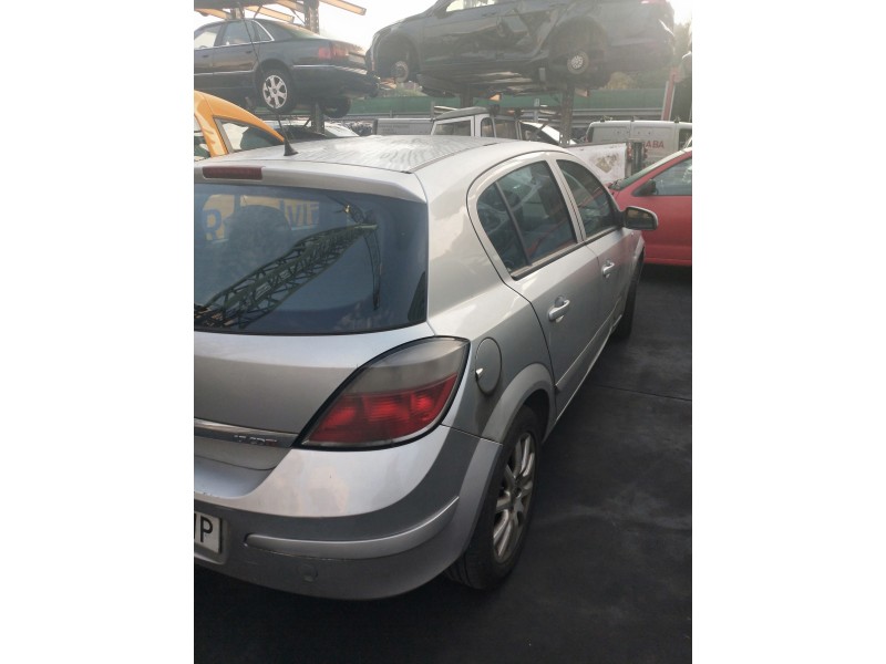 opel astra h berlina del año 2006
