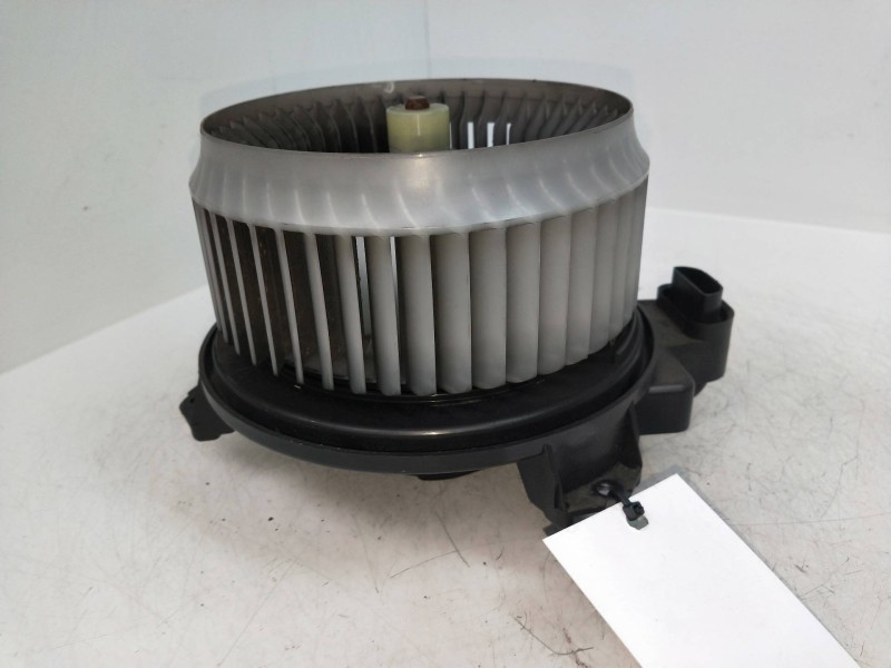 Recambio de motor calefaccion para toyota prius (nhw30) plug-in hybrid advance referencia OEM IAM 2727008083  
