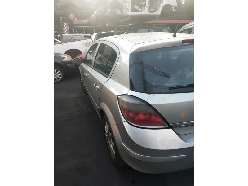 opel astra h berlina del año 2006