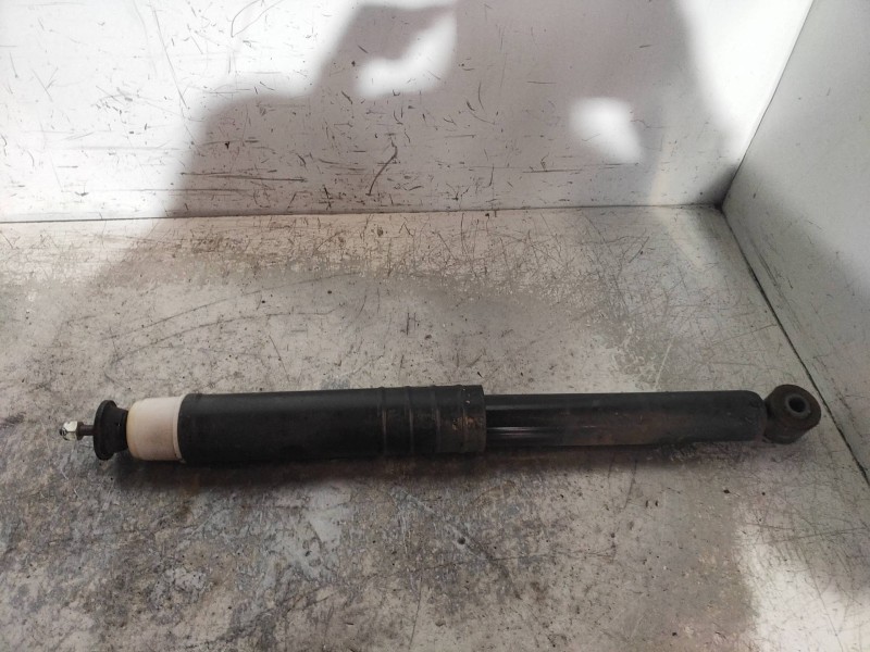 Recambio de amortiguador trasero derecho para renault clio iv limited referencia OEM IAM 562109815R  