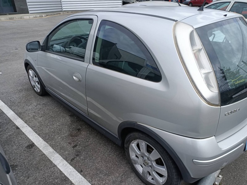 opel corsa c del año 2006