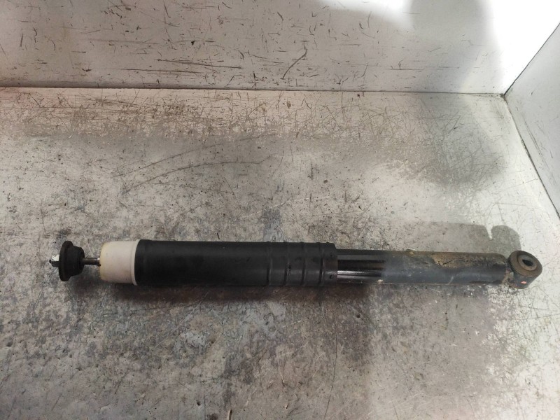 Recambio de amortiguador trasero izquierdo para renault clio iv limited referencia OEM IAM 562109815R  