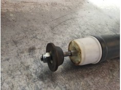 Recambio de amortiguador trasero izquierdo para renault clio iv limited referencia OEM IAM 562109815R   2