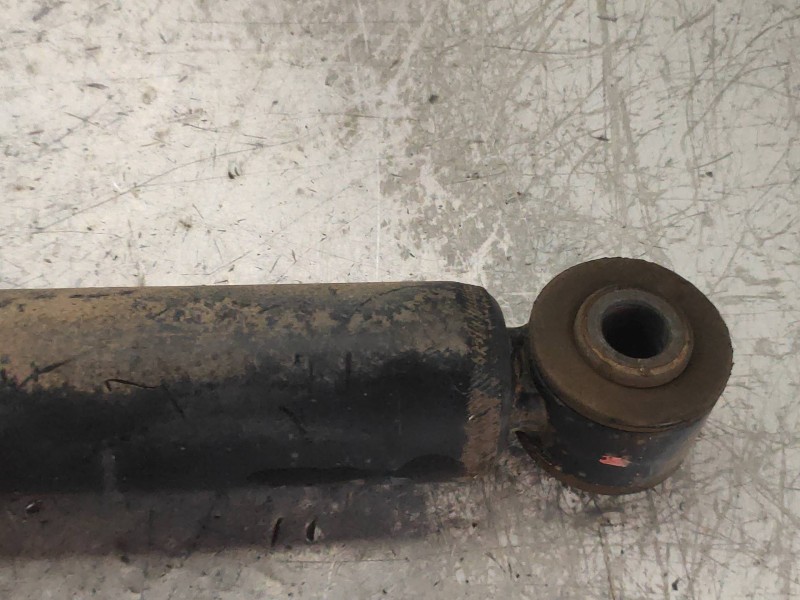 Recambio de amortiguador trasero izquierdo para renault clio iv limited referencia OEM IAM 562109815R  