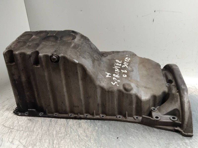 Recambio de carter para mercedes sprinterii caja cerrada (desde 01.06) 2.1 cdi cat referencia OEM IAM A6460142302  